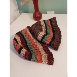 chapéu-listrado-em-macramê