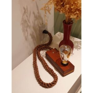 luminaria-com-base-de-madeira